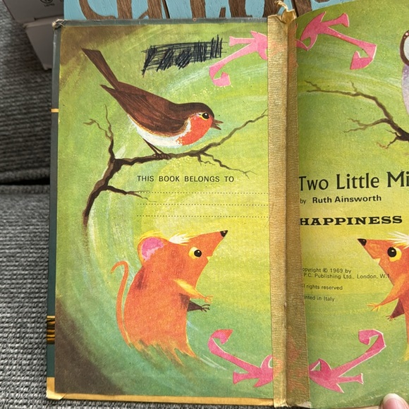 ☘️2/$10☘️Two Little Mice, hardcover, 1969 - Picture 4 of 9